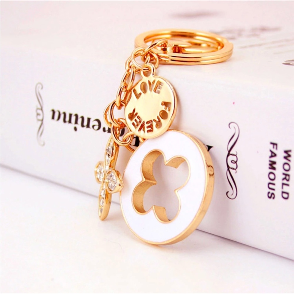 Lucky Love Four Leaf Clover Purse Charm Keychain - Picture 2 of 3